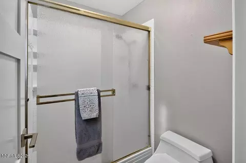 Bath - 3860 Tannenbaum Way, Reno, NV 89509 photo 2 of 3