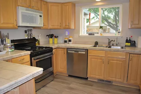 Kitchen - 149 Jarbidge Ct, Fallon, NV 89406 photo 2 of 5