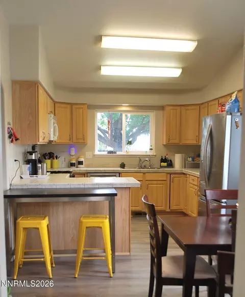 Kitchen - 149 Jarbidge Ct, Fallon, NV 89406 photo 4 of 5