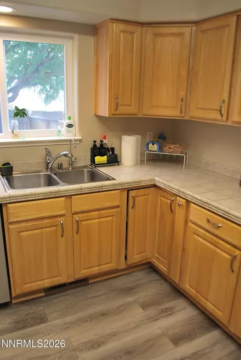 Kitchen - 149 Jarbidge Ct, Fallon, NV 89406 photo 3 of 5