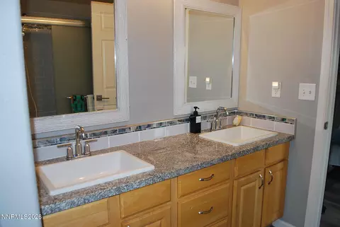 Bath - 149 Jarbidge Ct, Fallon, NV 89406 photo 4 of 8