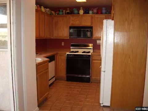 240 Whitaker Ln, Fallon, NV 89406 photo 4