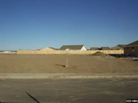 660 Timber, Fallon, NV 89406 photo 1