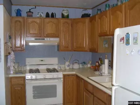 1040 Warwick Ave, Fallon, NV 89406 photo 2