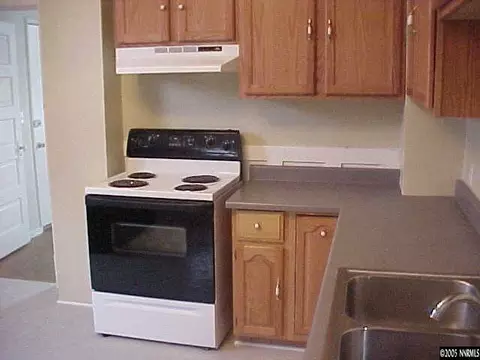 523 E 6th St, Reno, NV 89512 photo 4