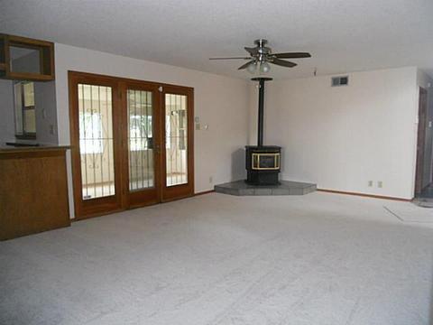 1060 Celum Rd, Clint, TX 79836 photo 4