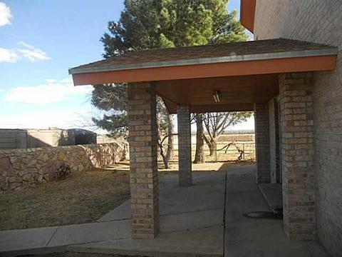 1060 Celum Rd, Clint, TX 79836 photo 16