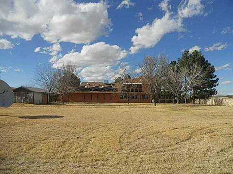 1060 Celum Rd, Clint, TX 79836 photo 18