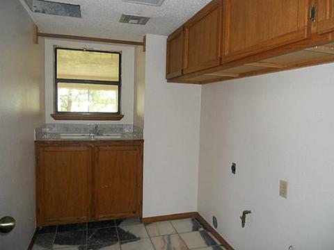 1060 Celum Rd, Clint, TX 79836 photo 13