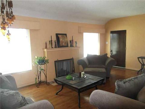 7547 N Loop Dr, El Paso, TX 79915 photo 4