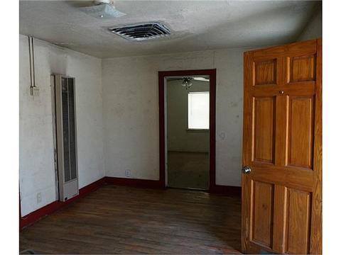 307 S Third St, Anthony, TX 79821 photo 4