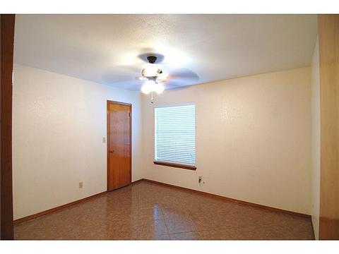 708 El Parque Dr, El Paso, TX 79912 photo 9