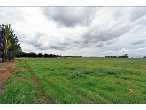 13750 N Loop Dr, Clint, TX 79836 photo 2