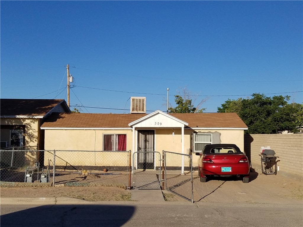 309 5th St, Anthony, TX 79821 photo 1