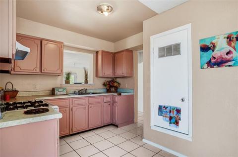402 E Washington St, Anthony, TX 79821 photo 9