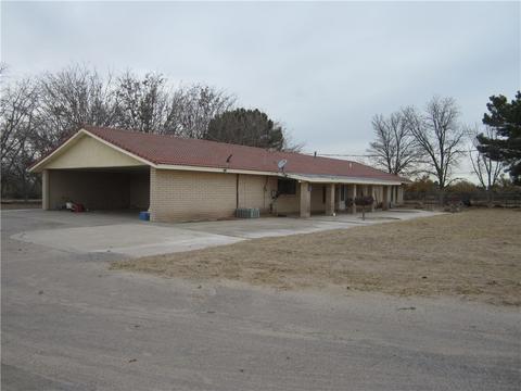 14201 N Loop Dr, Clint, TX 79836 photo 2