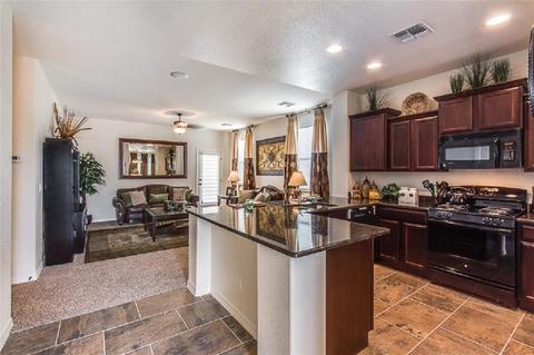 3272 David Palacio Dr, El Paso, TX 79938 photo 2