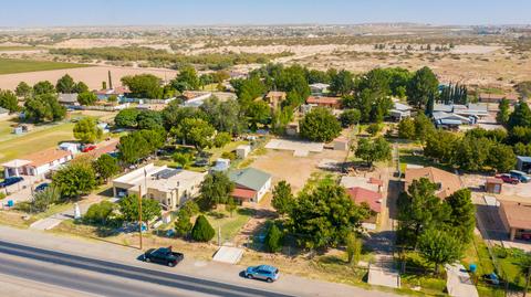 13249 N Loop Dr, Clint, TX 79836 photo 2