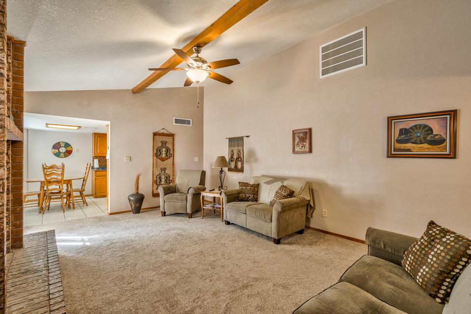  368 Higley Cir, Horizon City, TX 79928 photo 13