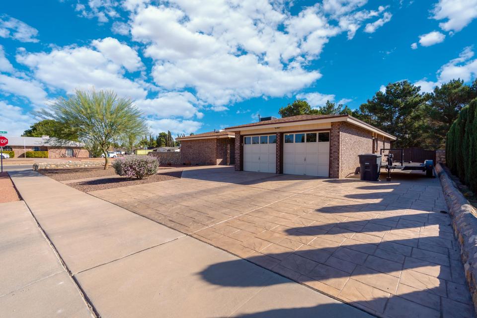  368 Higley Cir, Horizon City, TX 79928 photo 2
