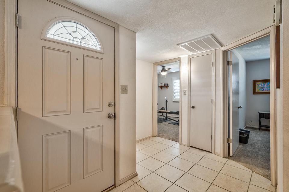  368 Higley Cir, Horizon City, TX 79928 photo 5