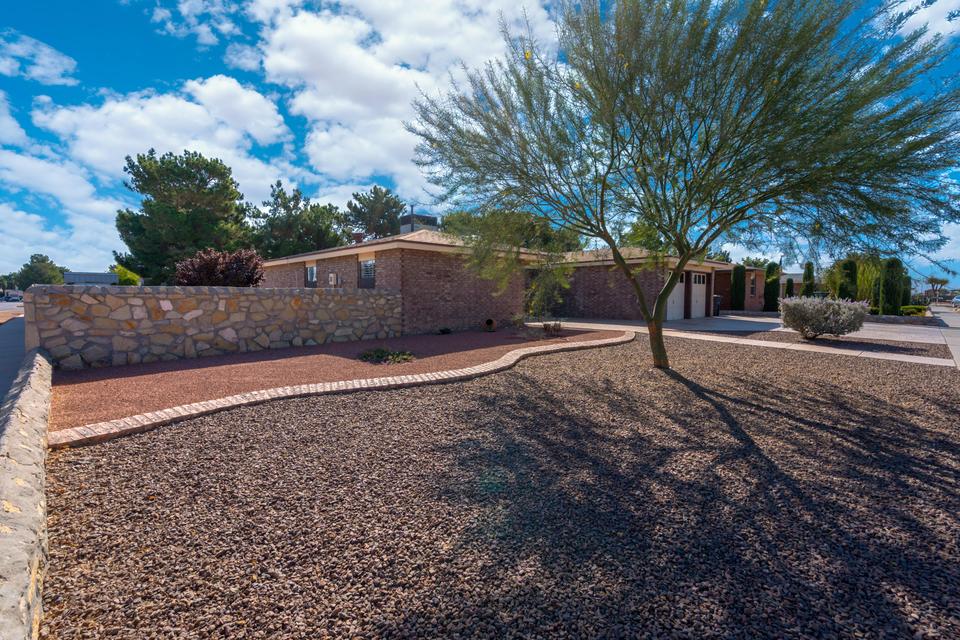  368 Higley Cir, Horizon City, TX 79928 photo 3
