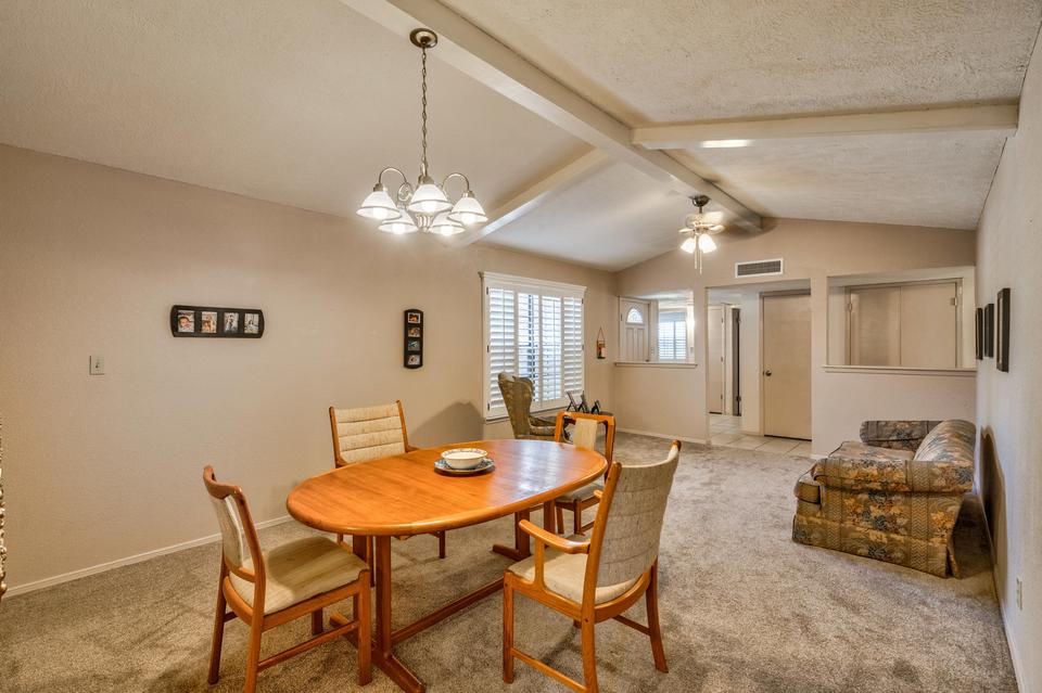  368 Higley Cir, Horizon City, TX 79928 photo 9