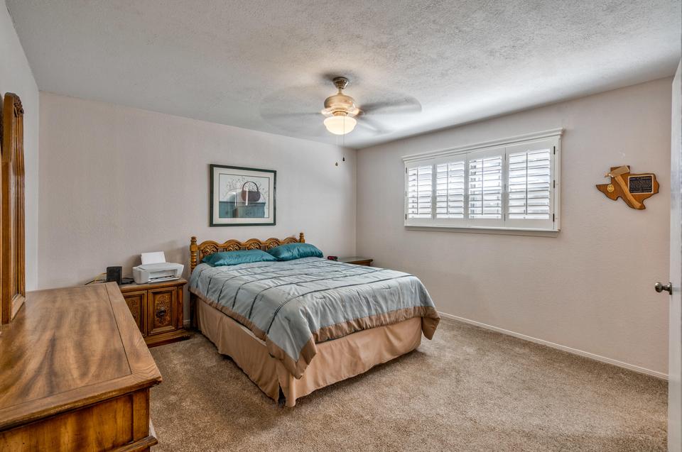  368 Higley Cir, Horizon City, TX 79928 photo 27