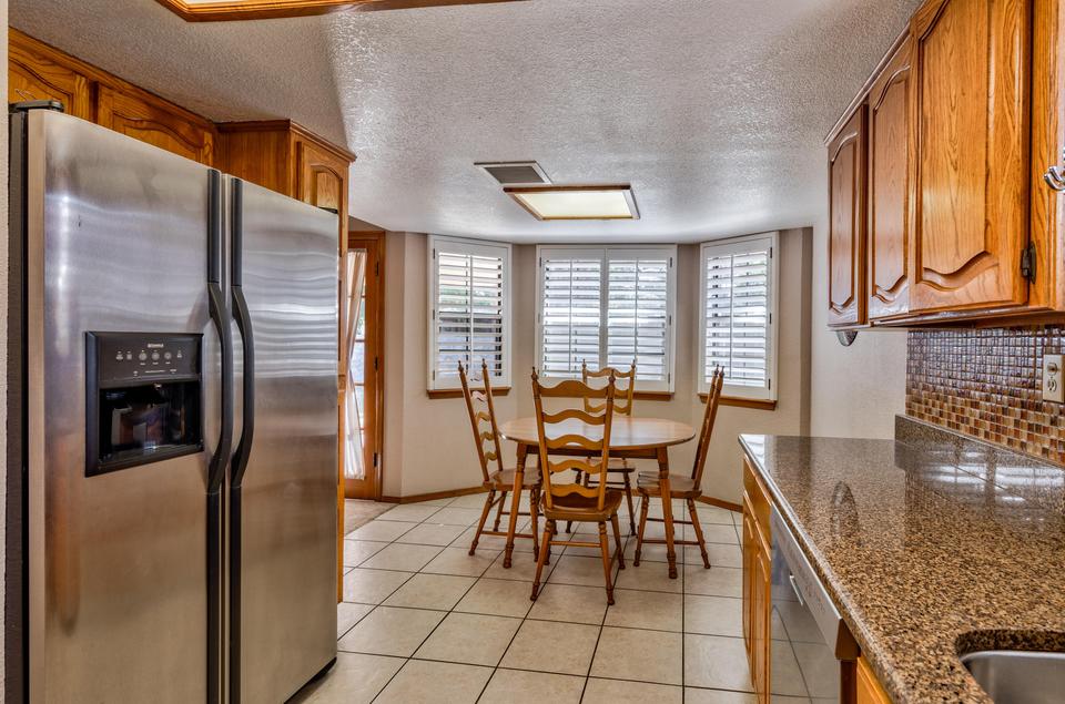  368 Higley Cir, Horizon City, TX 79928 photo 17