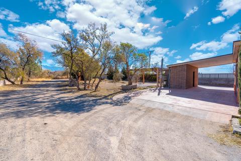 7934 Kiely Rd, Vinton, TX 79821 photo 3
