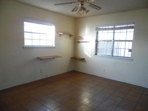 10437 Lambda Dr, El Paso, TX 79924 photo 8