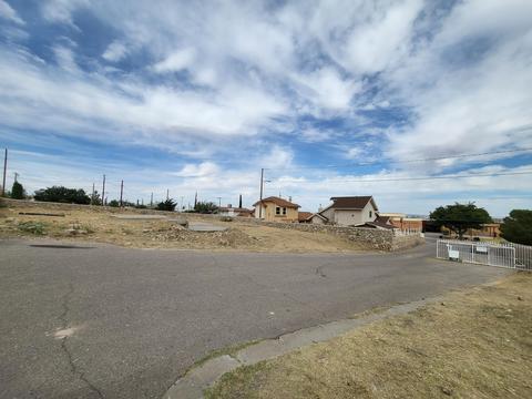 8919 Eclipse St, El Paso, TX 79904 photo 3