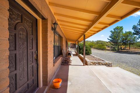 13715 N North Loop Dr, Clint, TX 79836 photo 6