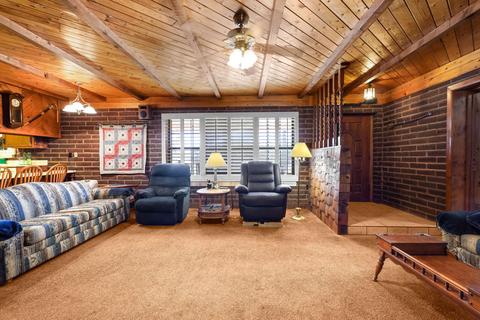 13715 N North Loop Dr, Clint, TX 79836 photo 10