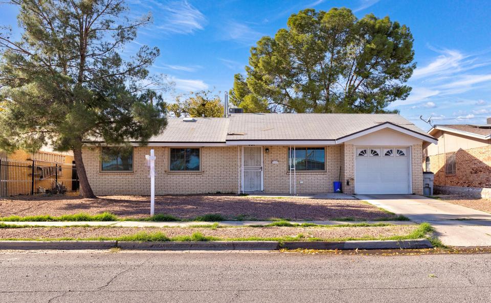 481 Rio Arriba Dr, El Paso, TX 79907 18 Photos MLS 855239 Movoto