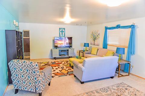 906 E Ave H, Alpine, TX 79830 photo 3