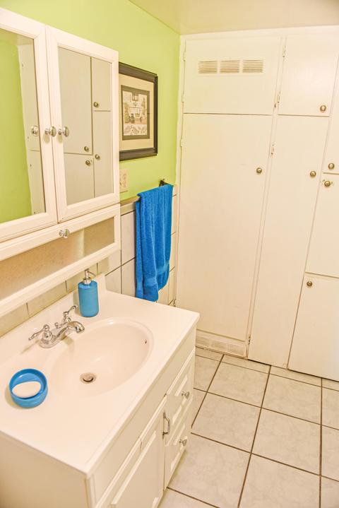 906 E Ave H, Alpine, TX 79830 photo 12