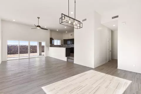 139 Ruth Trl, Sunland Park, NM 88063