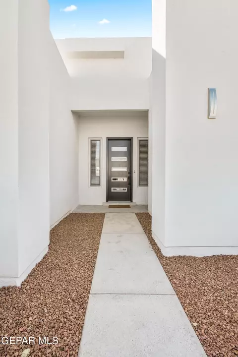 2359 Enchanted Knoll Ln, El Paso, TX 79911