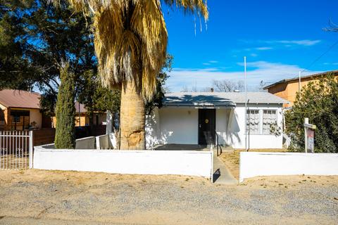 325 NE 8th St, Fabens, TX 79838