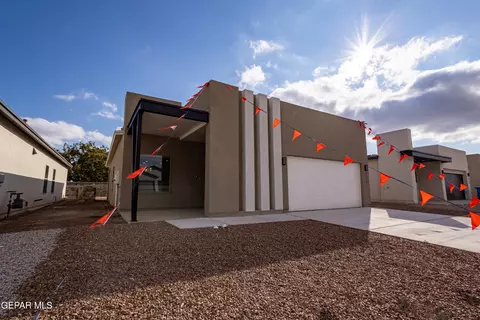 440 Deserts Dr, Socorro, TX 79927