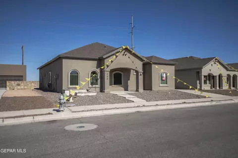 320 Brud Holland Dr, El Paso, TX 79928