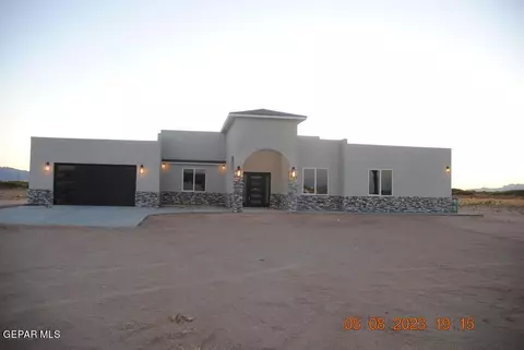 722 Chihuahuan Desert Dr, Chaparral, NM 88081