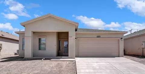 692 Plains Blackfoot Dr, Socorro, TX 79927