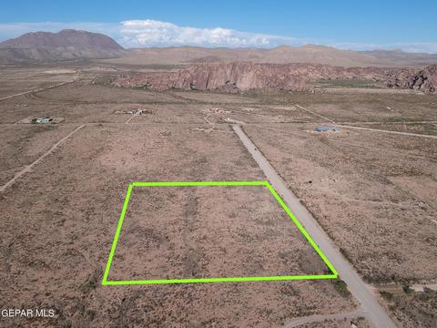 17541 Arratia Ave, El Paso, TX 79938