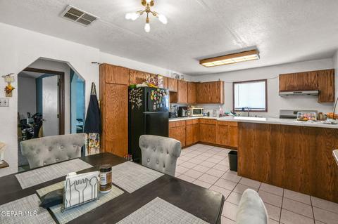 411 Iron Dr, Vinton, TX 79821 photo 12