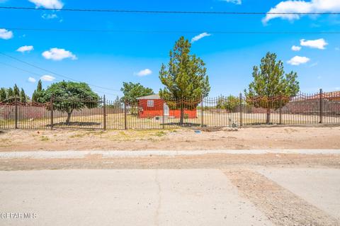 411 Iron Dr, Vinton, TX 79821