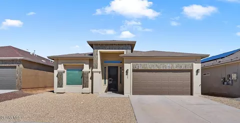521 Ginger Francis Ln, El Paso, TX 79938