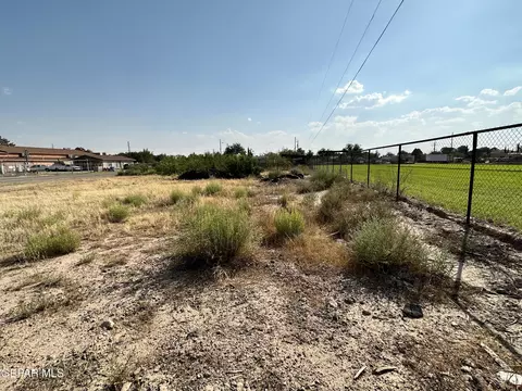 541 Lisa Diane Rd, Socorro, TX 79927