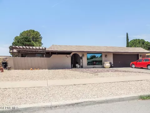 3707 Roslyn Dr, Horizon City, TX 79928